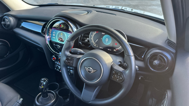 MINI Hatchback 1.5 Cooper Classic 5dr Petrol Hatchback